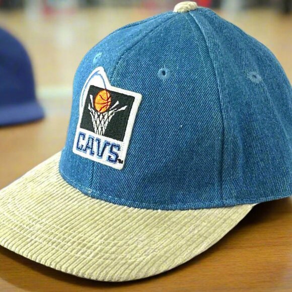 Cleveland Cavaliers Vintage NBA Old Logo Blue NOS Juvenile Hat - Picture 1 of 9